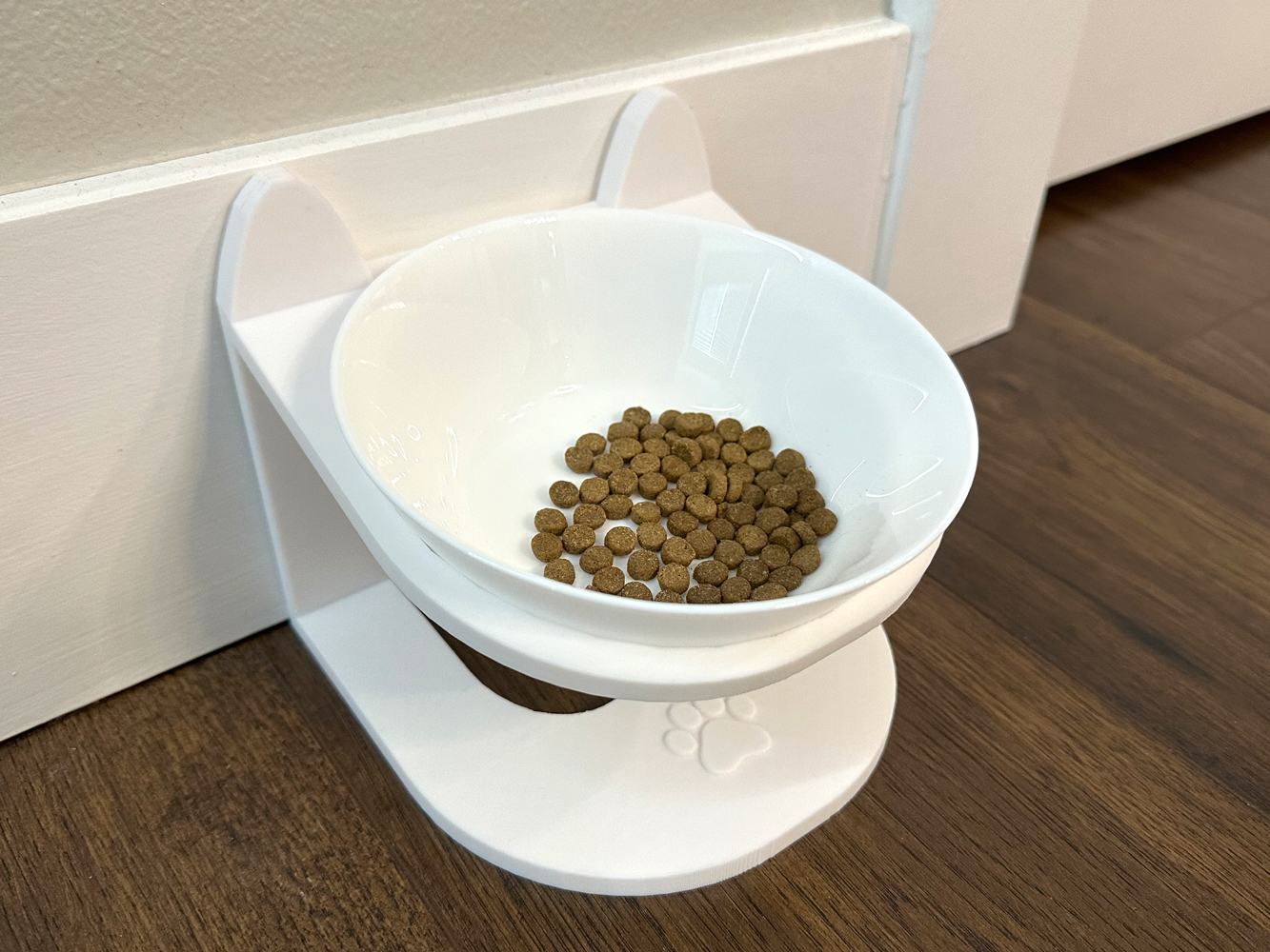 Interactive Elevated Cat Bowl stand